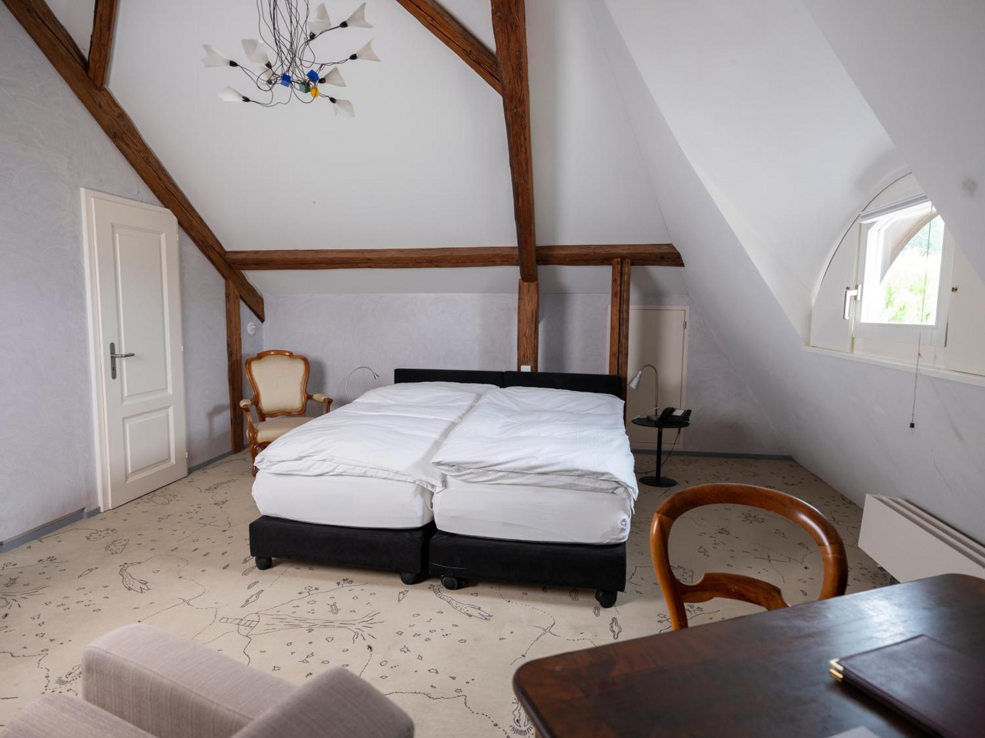 Romantik Hotel De L'Ours Sugiez Eksteriør bilde
