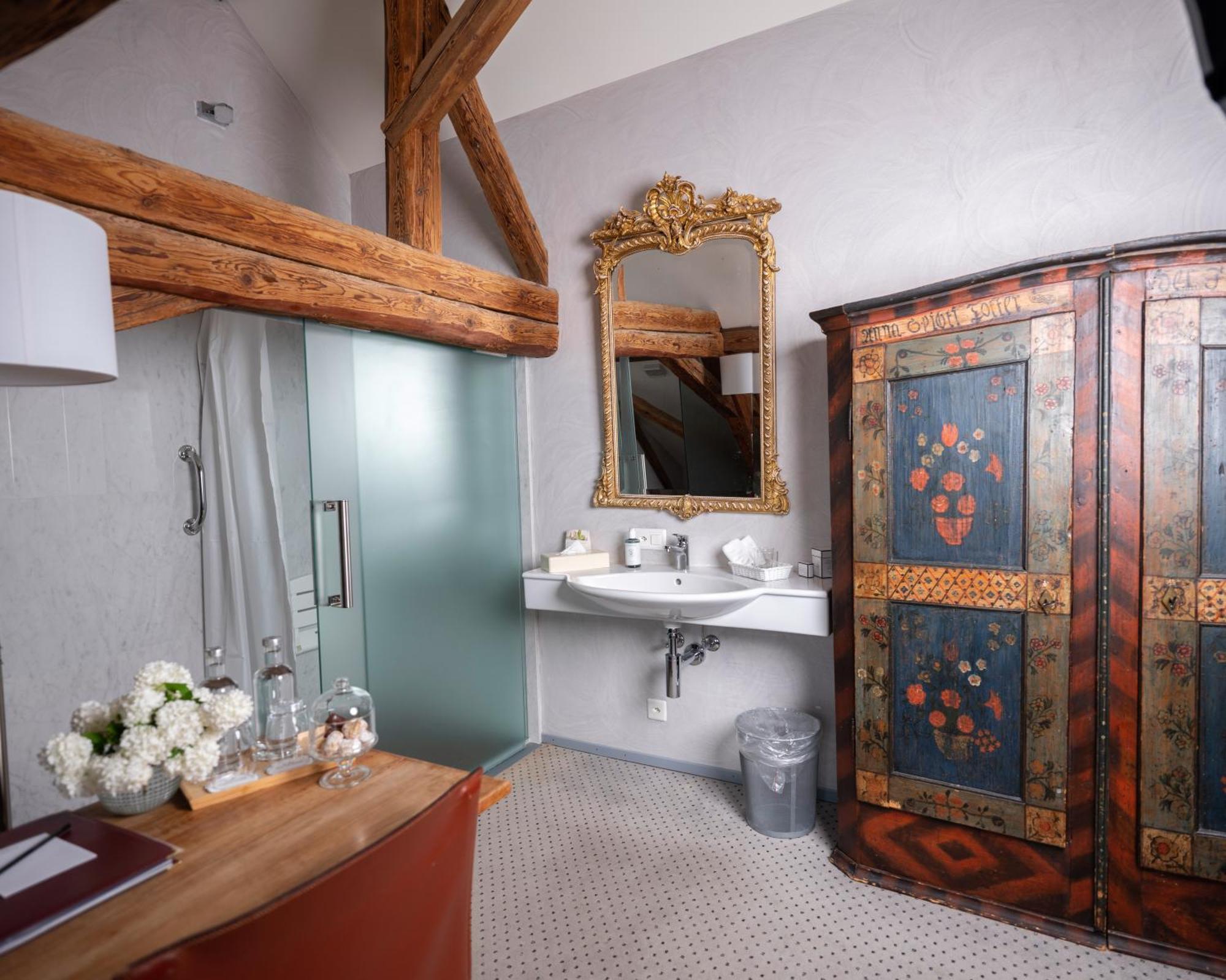 Romantik Hotel De L'Ours Sugiez Eksteriør bilde