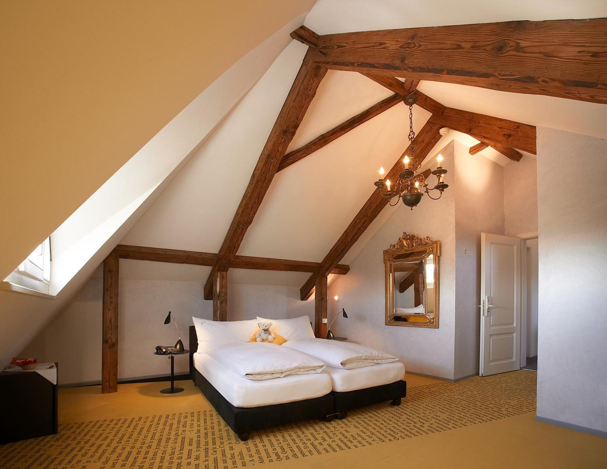 Romantik Hotel De L'Ours Sugiez Eksteriør bilde